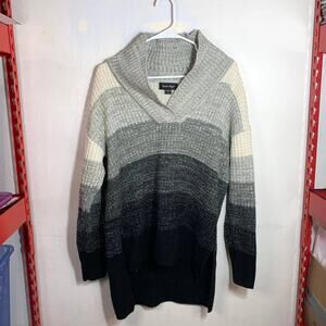 Charlie Paige Women's Sweater Size S-M  Long Sleeve Ombre Color